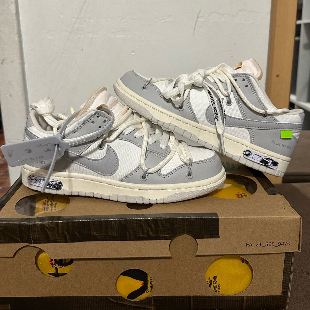 LOT 49 OFF WHITE NIKE DUNK